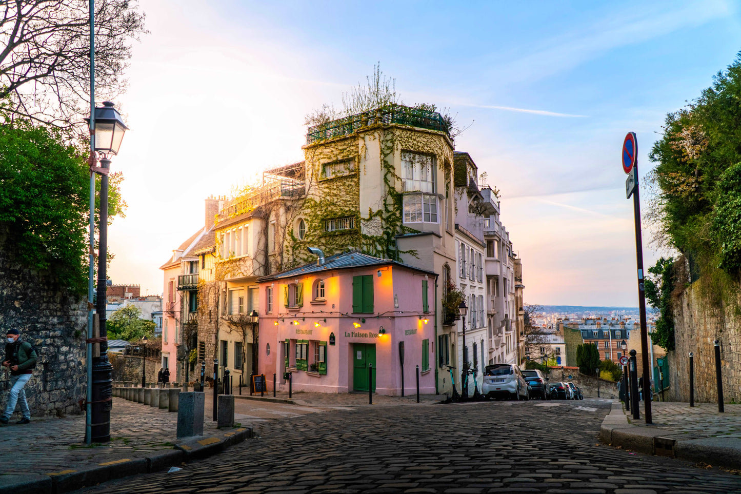 Sculpting Stories: Montmartre & Sacré-Cœur Chronicles